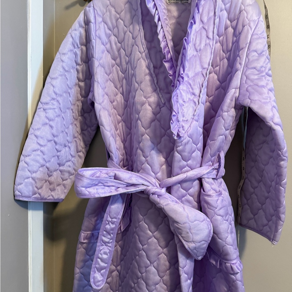 Vintage The Chaus Woman Violet Robe with ruffle details pockets original belt M - Picture 8 of 8